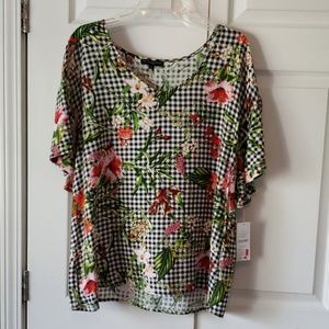 Floral ruffle sleeve top